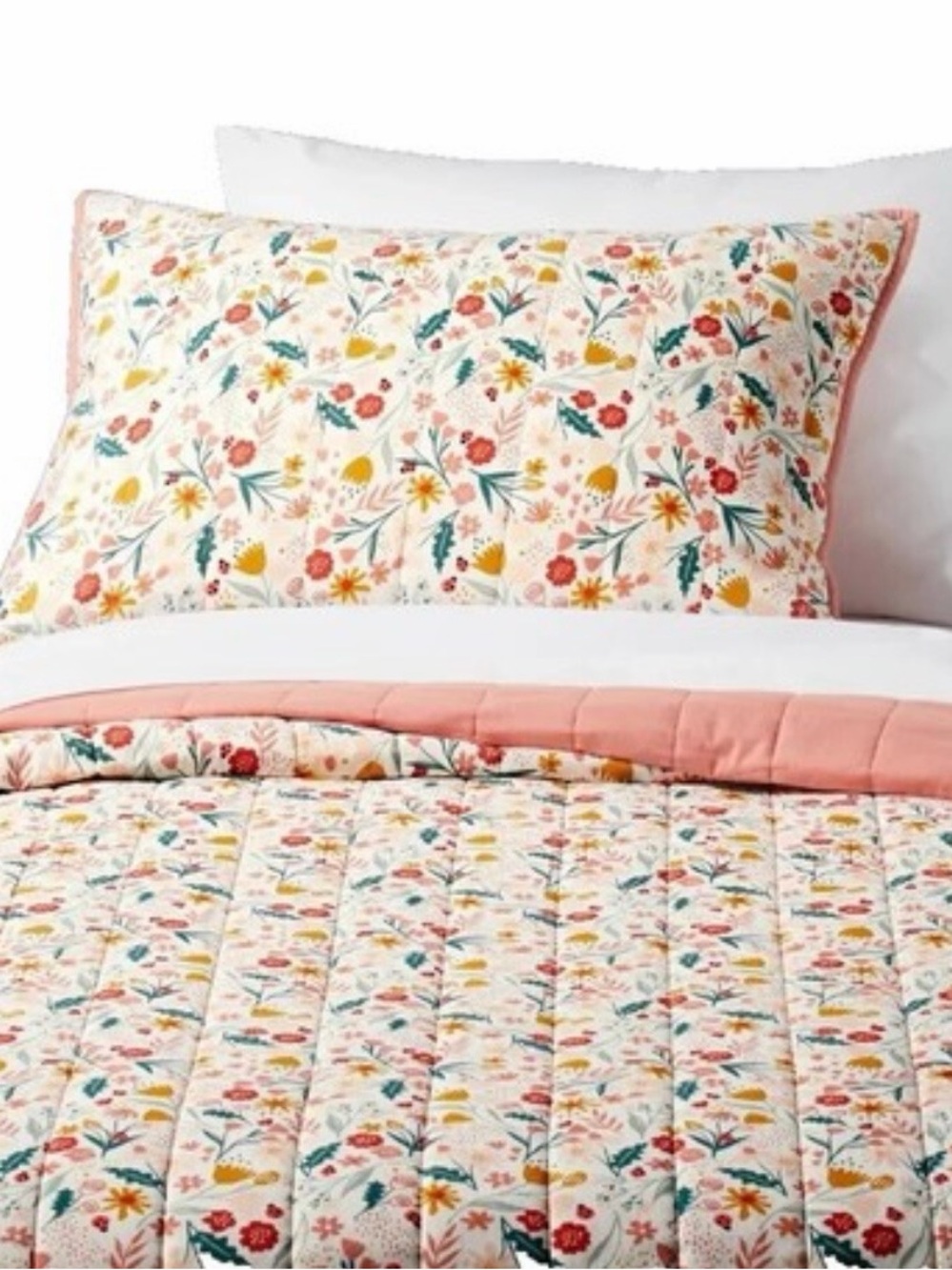 Pillowfort floral cotton quilt with sham twin